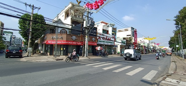 Sài Gòn vắng vẻ, yên bình trong ngày cuối cách ly toàn xã hội - Ảnh 23.