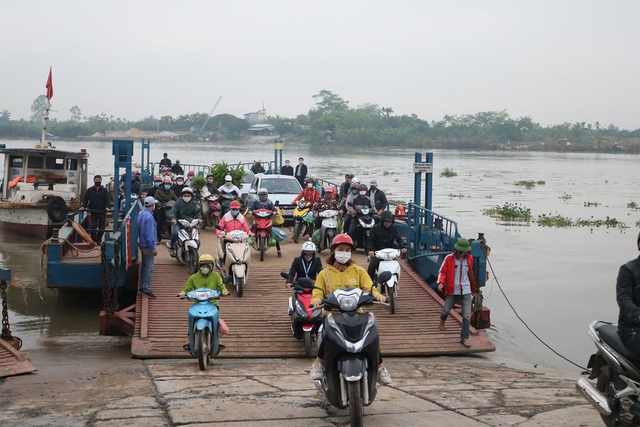 Bến phà nối Hải Phòng - Hải Dương hoạt động trở lại sau 15 ngày giãn cách xã hội - Ảnh 6.