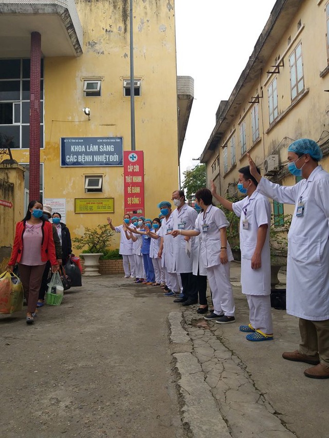 176 ca COVID-19 ở Việt Nam được chữa khỏi, bệnh nhân vẫn cần theo dõi, xét nghiệm lại - Ảnh 2.