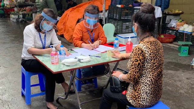 Hà Nội đã có kết quả xét nghiệm gần 900 tiểu thương trong ngày 18/4 - Ảnh 2.
