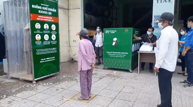 Các cây ATM gạo ở Sài Gòn... bị ế vì vắng khách - Ảnh 1.