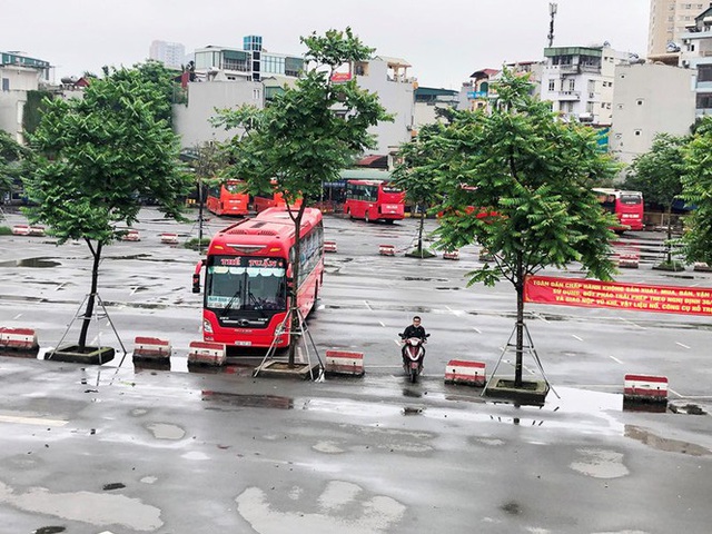 Xe buýt, taxi tại Hà Nội được hoạt động trở lại nhưng giới hạn tần suất - Ảnh 4.