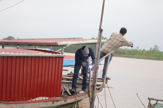 Hải Phòng: Làng chài Ngọc Sơn gian nan trong mùa dịch COVID-19 - Ảnh 2.