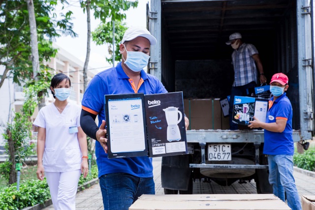 Beko Việt Nam tặng nhiều thiết bị điện tử gia dụng cho bệnh viện dã chiến Củ Chi - Ảnh 2.