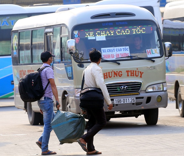 Hà Nội: Nhiều nhà xe kêu trời dịp 30/4 vì khách về quê vắng chưa từng thấy - Ảnh 11.