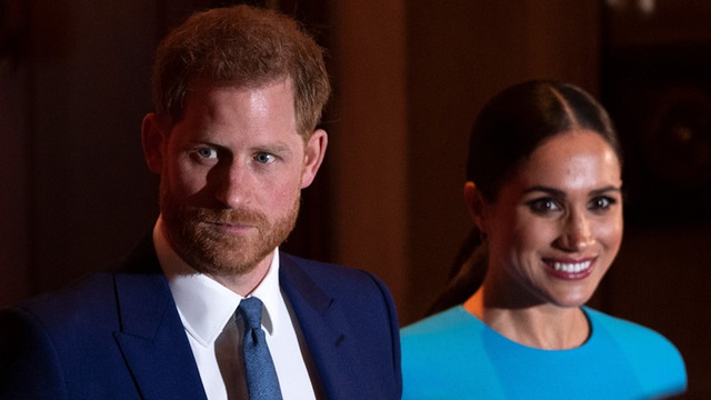 Cuối cùng Hoàng tử Harry đã có hành động để bảo vệ Nữ hoàng và hoàng gia Anh không cho Meghan Markle lấn lướt - Ảnh 2.