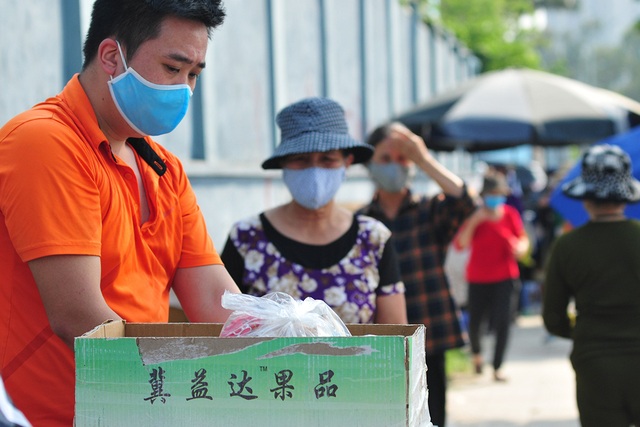 Hơn 600 túi quà đến với bệnh nhân Bệnh viện K - Tân Triều mỗi ngày - Ảnh 6.