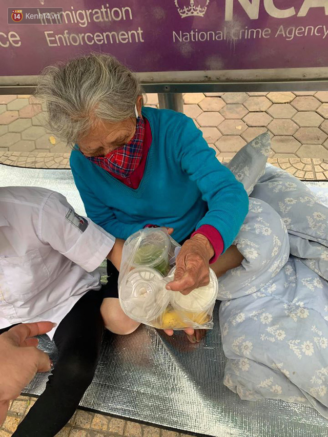 Gặp người phụ nữ ở Hà Nội bán vàng, bỏ hàng trăm triệu đồng giúp đỡ người nghèo trong mùa dịch Covid-19 - Ảnh 5.
