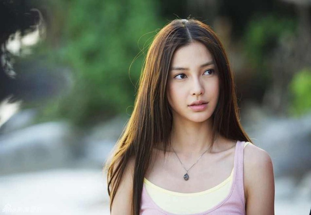Top phim lãng mạn Hoa ngữ để mọi người xem mùa dịch: Dạ Hoa - Triệu Hựu Đình kể về nước Mỹ nhưng xuất sắc nhất là Triệu Vy - Thư Kỳ - Ảnh 10. Top phim lãng mạn Hoa ngữ để mọi người xem mùa dịch: Dạ Hoa - Triệu Hựu Đình kể về nước Mỹ nhưng xuất sắc nhất là Triệu Vy - Thư Kỳ - Ảnh 10.