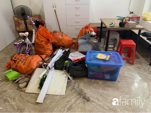 Tận dụng thời gian ở nhà dài ngày, mẹ đảm Ninh Bình tranh thủ cải tạo gầm cầu thang với chi phí 4,3 triệu đồng - Ảnh 3.
