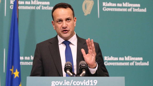 Thủ tướng Ireland trở lại làm bác sĩ chống Covid-19 - Ảnh 2.