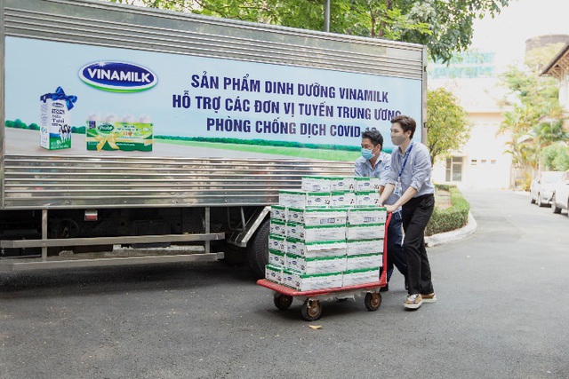 Vinamilk ủng hộ gần 15 tỷ đồng để tiếp sức cho các đơn vị tuyến đầu trên cả nước chống dịch - Ảnh 7.