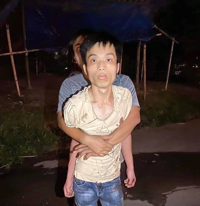 Quảng Ninh: Dùng dao bầu truy sát tài xế trong đêm để cướp xe taxi - Ảnh 2.