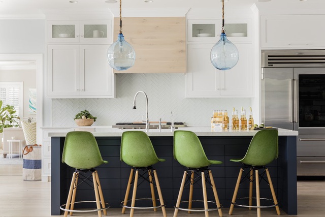 Một bộ ghế sắc màu cho căn bếp gia đình thêm xinh khiến tim ai cũng phải rung rinh - Ảnh 17.