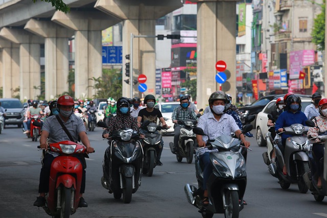 Vụ An toàn giao thông giải thích về đề xuất xe máy phải bật đèn ban ngày gây tranh cãi - Ảnh 2.