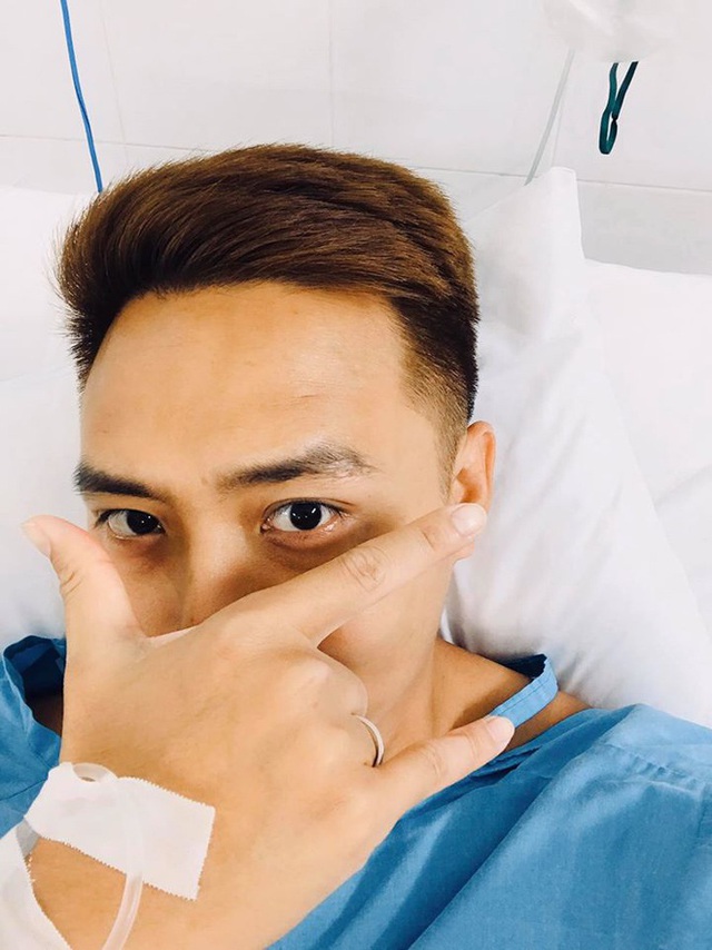 Thanh Duy ngã cầu thang, bị đứt dây chằng đầu gối - Ảnh 1.