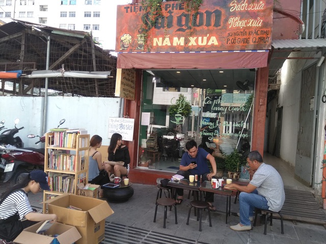 Người bán sách cũ đặc biệt nhất Việt Nam - Ảnh 1.