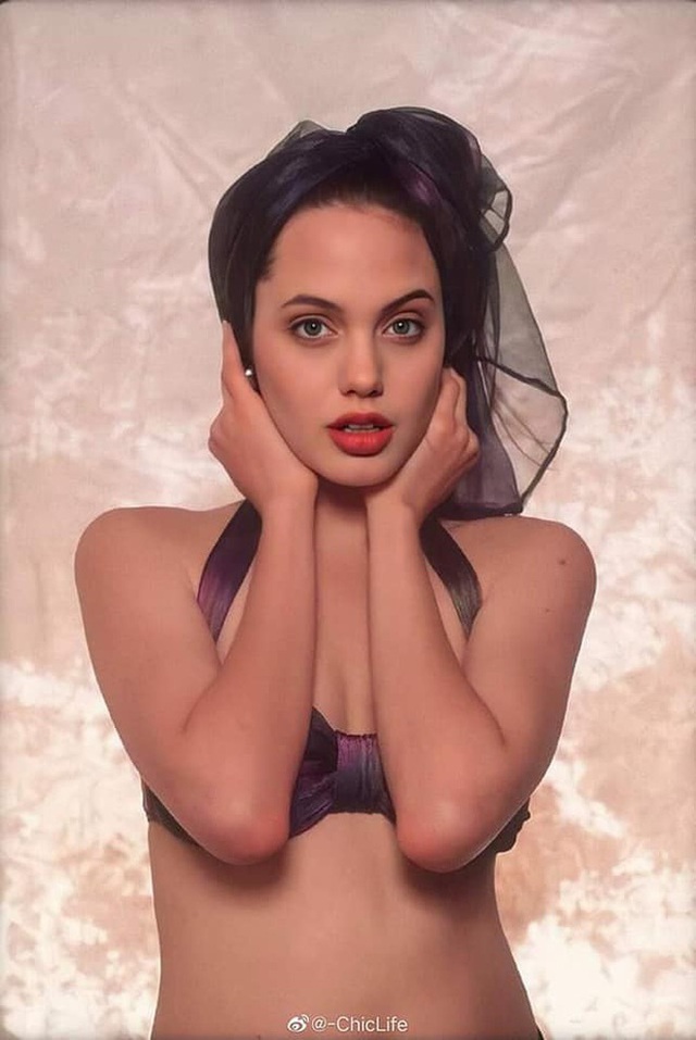 Loạt ảnh chứng minh Angelina Jolie là mỹ nhân từ bé - Ảnh 4.