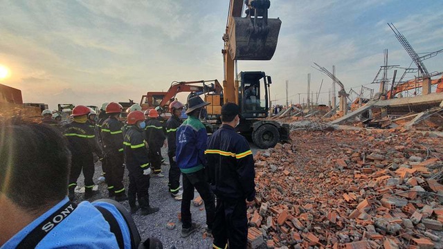 Sập công trình xây dựng ở Đồng Nai, ít nhất 10 người chết - Ảnh 8.