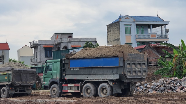 Xe quá tải, xe cơi nới “trẩy hội” phục vụ dự án trọng điểm huyện Thường Tín (Hà Nội) - Ảnh 17.