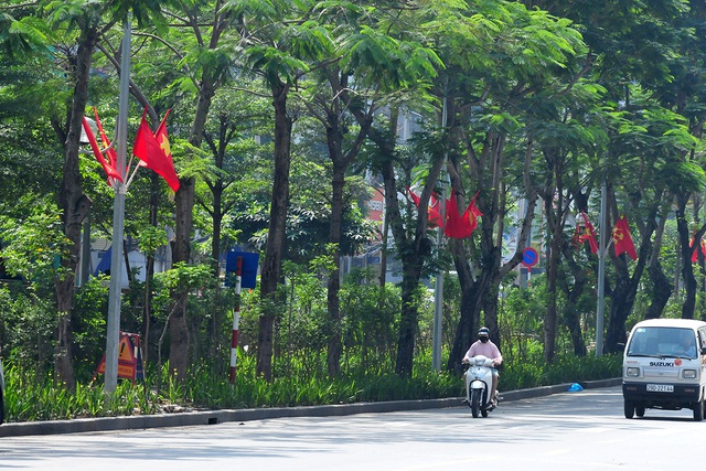 Cận cảnh tuyến đường đi bộ cực đẹp mới xuất hiện trên phố Thái Hà - Ảnh 10.