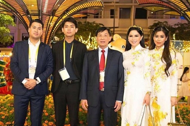 Ngoại hình con trai út nhà Johnathan Hạnh Nguyễn - Ảnh 1. Ngoại hình con trai út nhà Johnathan Hạnh Nguyễn - Ảnh 1.