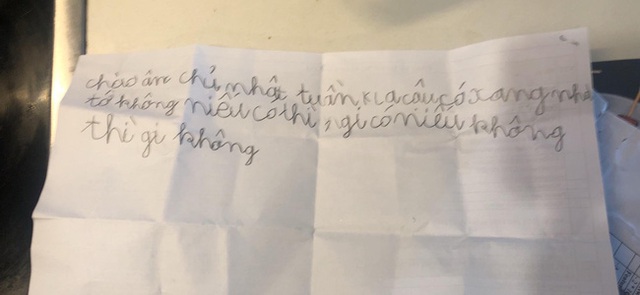 Trả lời câu hỏi cô giáo của em như thế nào?, cô bé lớp 1 thật thà viết đáp án khiến giáo viên phải sửa vội - Ảnh 3.