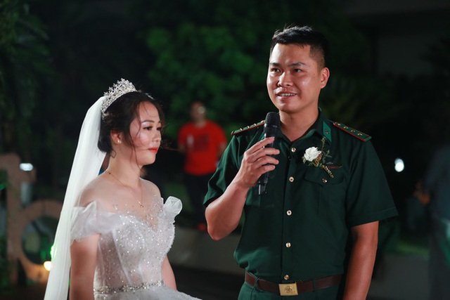 Đám cưới đặc biệt của chiến sĩ biên phòng và cô giáo mầm non mùa dịch - Ảnh 2.