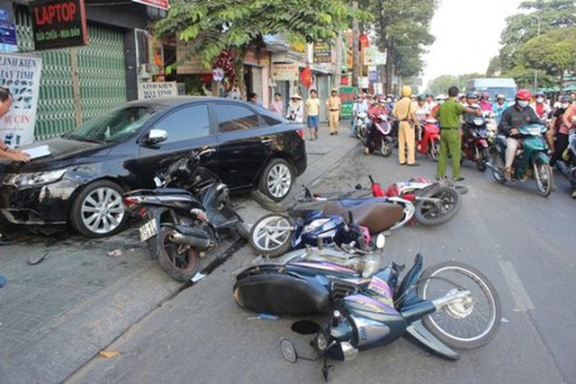 4 ngày nghỉ lễ: Tăng số vụ tai nạn giao thông và chống đối người thi hành công vụ - Ảnh 2.