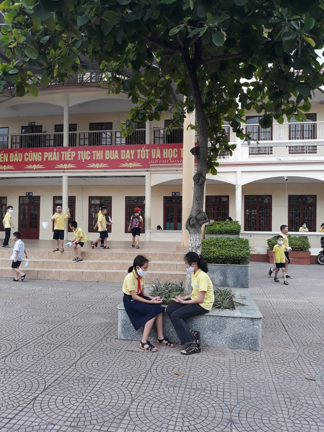 Hải Phòng, Quảng Ninh dừng giãn cách trong các trường học - Ảnh 2.