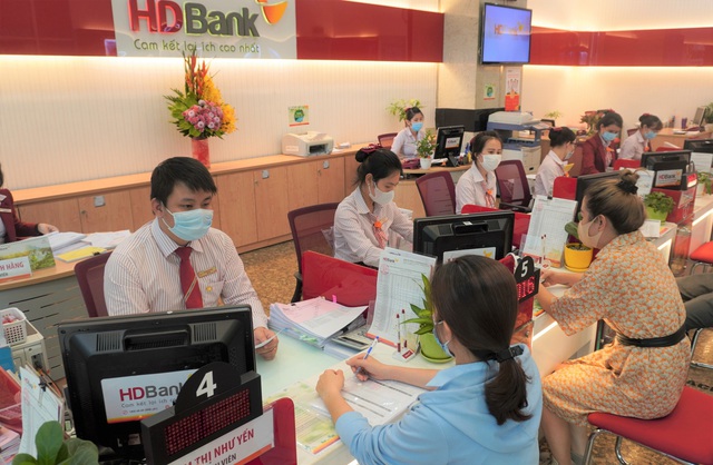 HDBank miễn các loại phí cho khách hàng gửi tiết kiệm - Ảnh 1.