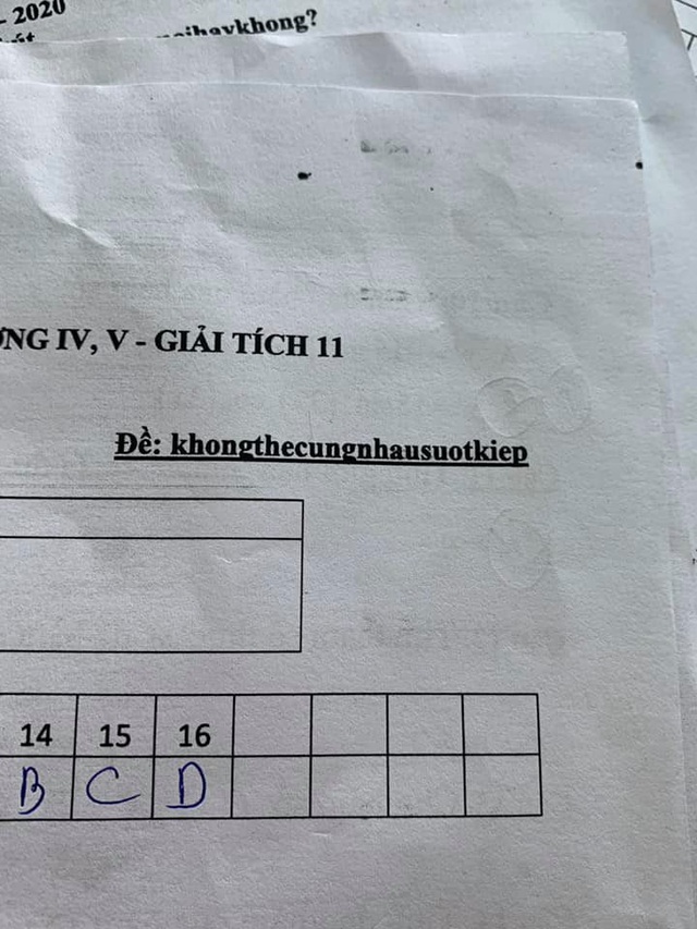 Nhìn vào mã đề bài kiểm tra toán 1 tiết, cả lớp cười ngất vì độ bắt trend của thầy quá nhanh và quá đỉnh - Ảnh 3.