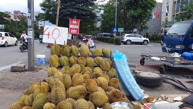 Điểm danh trái cây siêu rẻ bán ngập vỉa hè nhưng không rõ xuất xứ, chất lượng - Ảnh 11.