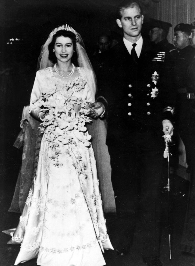 Chồng Nữ hoàng Anh mừng sinh nhật lần thứ 99 bằng bức ảnh ý nghĩa, chặng đường 72 năm bên nhau của cặp đôi khiến ai cũng ngưỡng mộ - Ảnh 2.