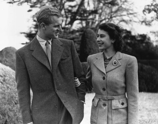 Chồng Nữ hoàng Anh mừng sinh nhật lần thứ 99 bằng bức ảnh ý nghĩa, chặng đường 72 năm bên nhau của cặp đôi khiến ai cũng ngưỡng mộ - Ảnh 3.