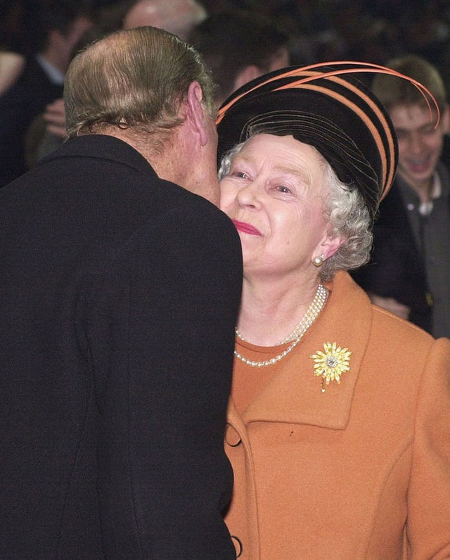 Chồng Nữ hoàng Anh mừng sinh nhật lần thứ 99 bằng bức ảnh ý nghĩa, chặng đường 72 năm bên nhau của cặp đôi khiến ai cũng ngưỡng mộ - Ảnh 6.