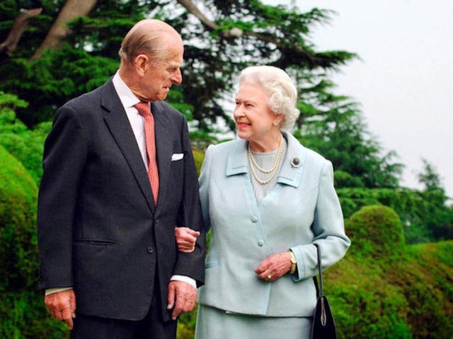 Chồng Nữ hoàng Anh mừng sinh nhật lần thứ 99 bằng bức ảnh ý nghĩa, chặng đường 72 năm bên nhau của cặp đôi khiến ai cũng ngưỡng mộ - Ảnh 7.
