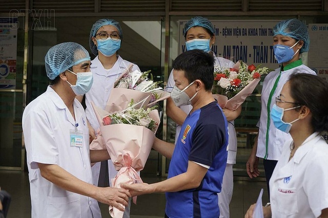 Dỡ cách ly bệnh viện Thái Bình khi người cuối cùng khỏi Covid-19 - Ảnh 1.