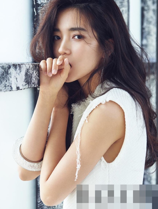 Vẻ ngoài xinh đẹp của nàng thơ phim 18  xuất hiện với Song Joong Ki - Ảnh 6.