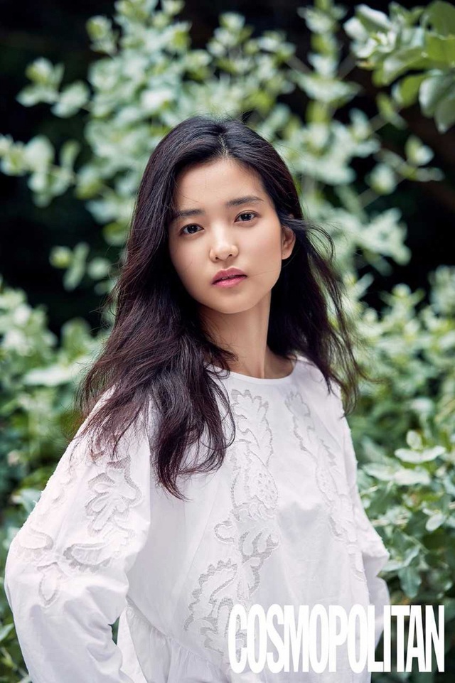 Vẻ ngoài xinh đẹp của nàng thơ phim 18  xuất hiện với Song Joong Ki - Ảnh 8.