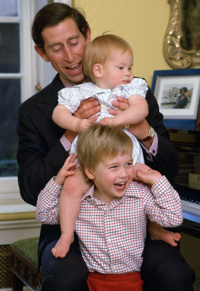 Thái tử Charles - một người cha đặc biệt của hoàng gia Anh: Vượt qua mọi dị nghị, tin đồn để yêu thương các con theo cách riêng của mình - Ảnh 1.