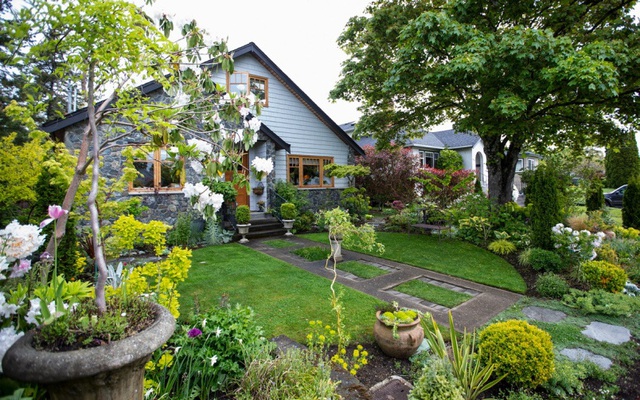 Gợi ý trang trí sân nhà thành góc tận hưởng mùa hè thú vị - Ảnh 1.