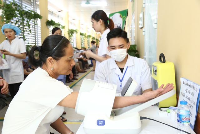 Điều mà chuyên gia tim mạch gọi là “báo động” về căn bệnh hàng triệu người Việt mắc - Ảnh 3.