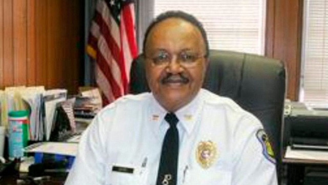 Cảnh sát trưởng bị bắn chết trong cuộc biểu tình bạo loạn ở Mỹ - Ảnh 2.