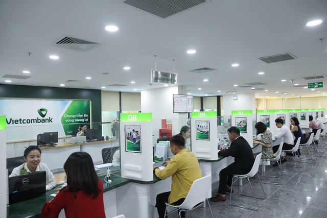 Vietcombank lần thứ 2 liên tiếp đạt quán quân về lợi nhuận và nắm giữ kỉ lục về  lợi nhuận cao nhất trong 8 lần Forbes công bố Danh sách 50 công ty niêm yết tốt nhất - Ảnh 2.