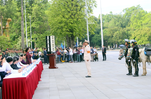 Ảnh, video đoàn kỵ binh Cảnh sát cơ động diễu hành trước quảng trường Ba Đình  - Ảnh 3.