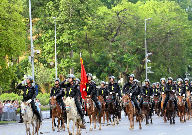 Ảnh, video đoàn kỵ binh Cảnh sát cơ động diễu hành trước quảng trường Ba Đình  - Ảnh 9.