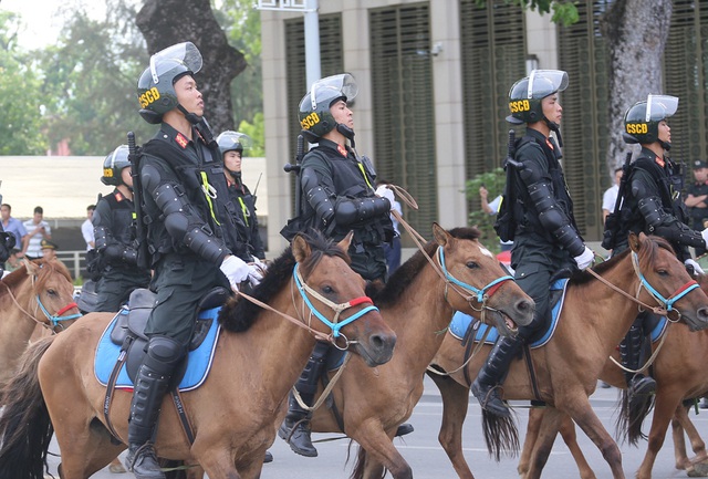 Ảnh, video đoàn kỵ binh Cảnh sát cơ động diễu hành trước quảng trường Ba Đình  - Ảnh 13.