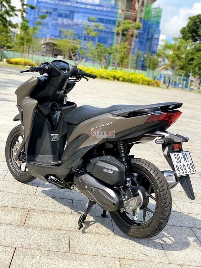 Trúng biển ngũ quý 9, Honda Vario đội giá gần 900 triệu đồng - Ảnh 1.