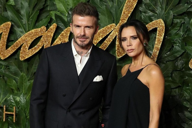 Cuộc chiến quà cưới con trai cả nhà Beckham: Nhà tỷ phú đằng gái thầu cả hôn lễ, vợ chồng Beckham tặng cả biệt thự ở London - Ảnh 1.
